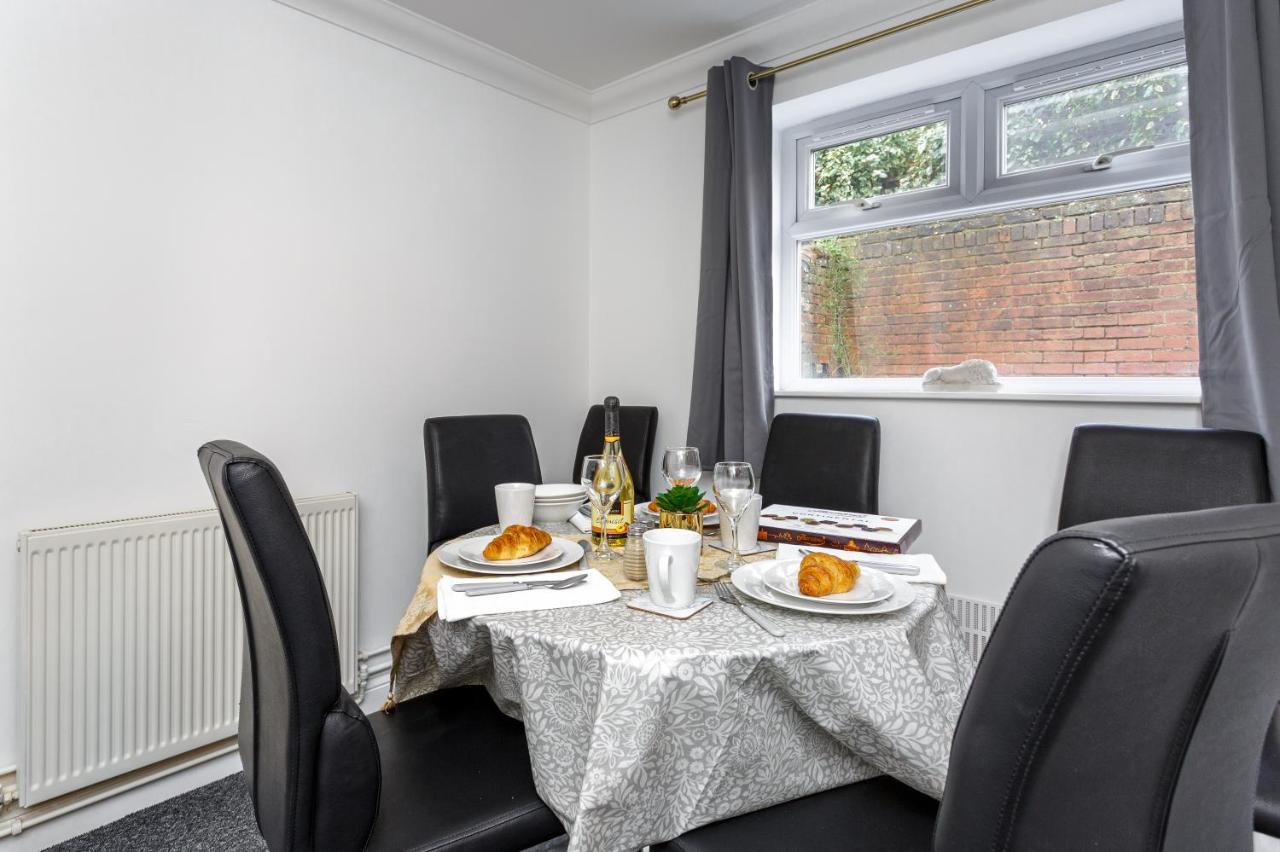 Luxury Granada Apartments - 1 & 2 Bed Flats W Free Parking Perfect For Contractors, Students Near The Beach Portsmouth Quarto foto
